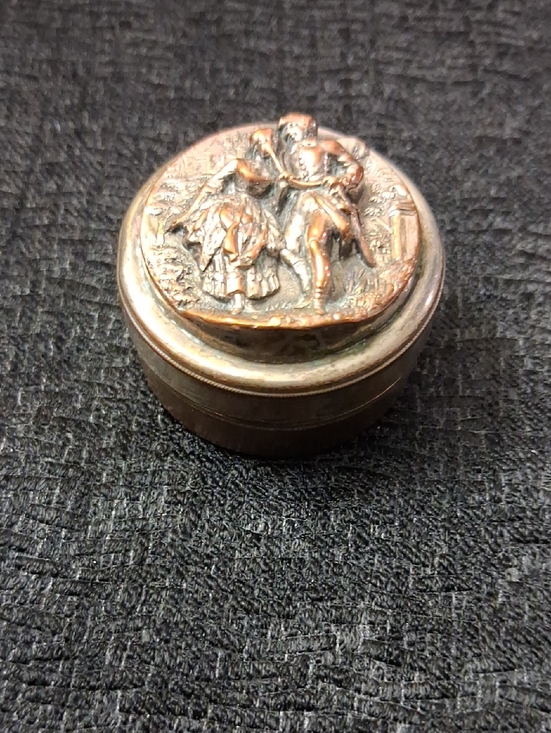 Jewelry - Antique-style Round Trinket Box in Mixed Metal Tones